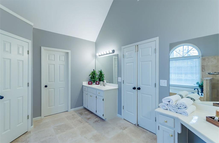 master bathroom 3.jpg