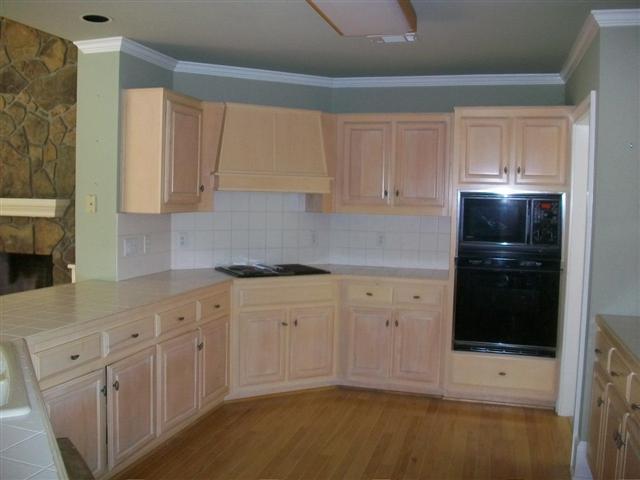 spacious_kitchen.jpg