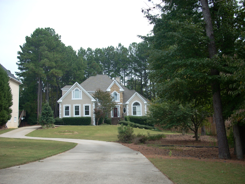 Front_long DriveWay.jpg